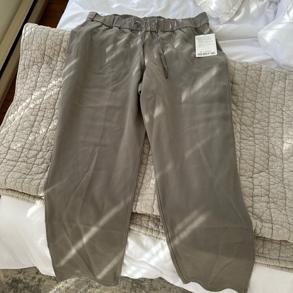 On the fly NWT LULULEMON pant